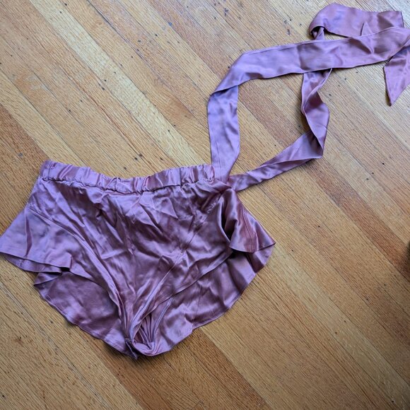 Loveday London - Hardcore Romance Seduction Lingerie - Picture 6 of 7